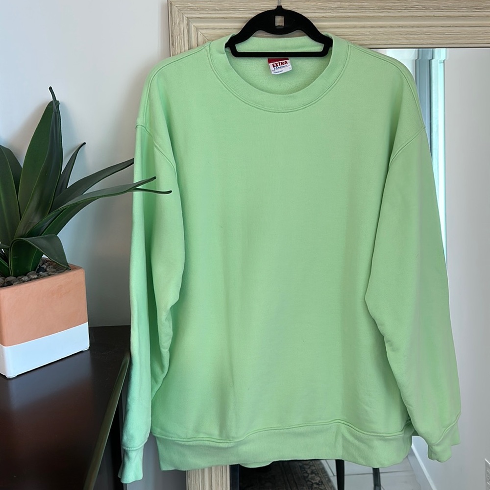 ARITZIA tna green crewneck sweatshirt with pockets (size 1) ✨